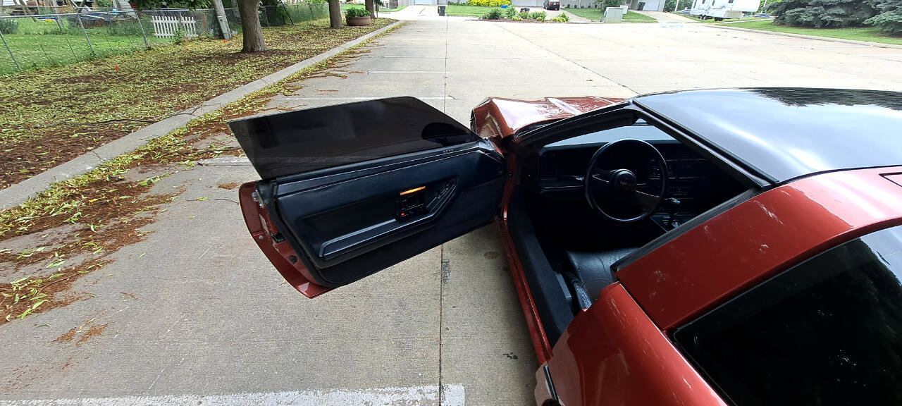 Used 1988 Chevrolet Corvette Base image 17