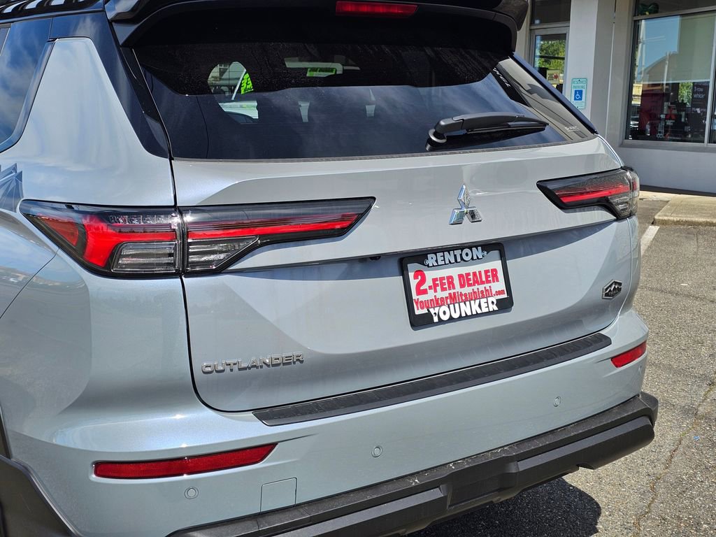 New 2026 Mitsubishi Outlander Trail Edition AWD/4WD image 10