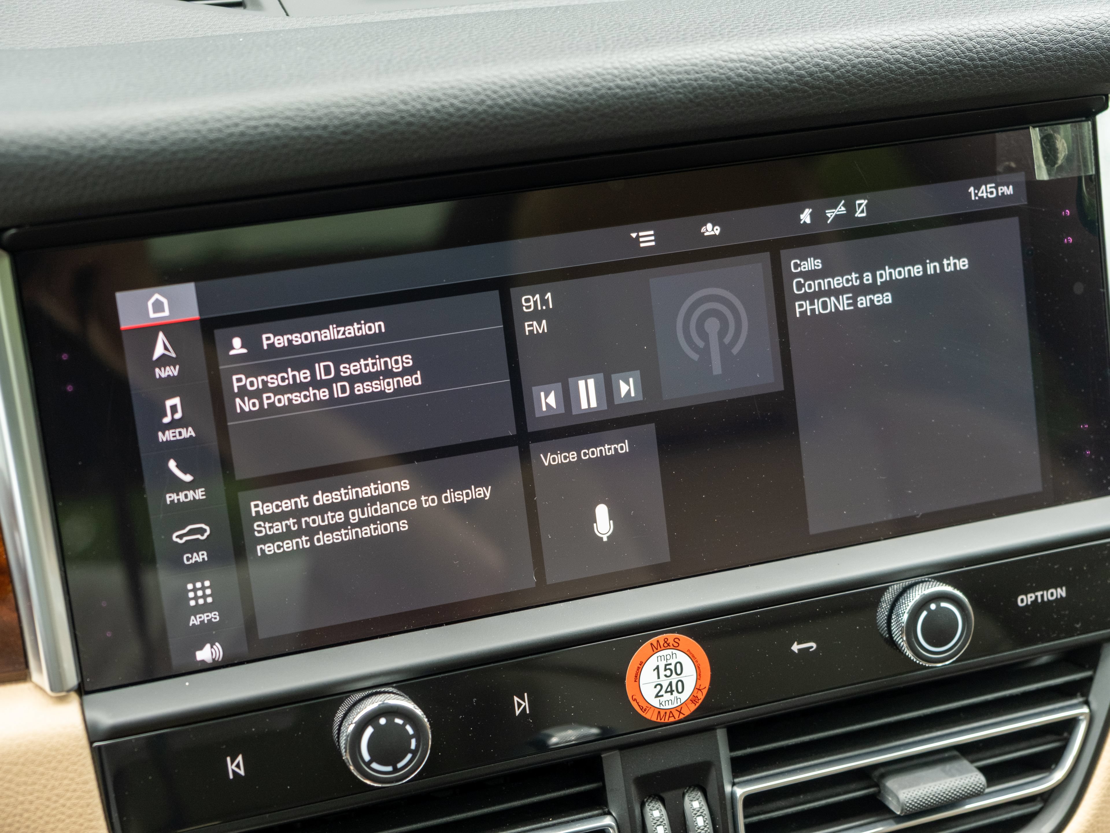 Certified 2023 Porsche Macan AWD/4WD image 26