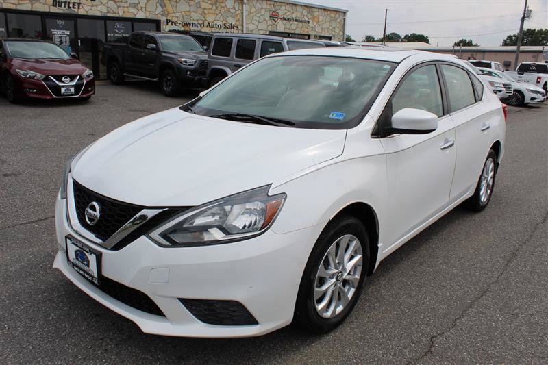 Used 2016 Nissan Sentra SV w/ Driver's Assist Package FWD image 3