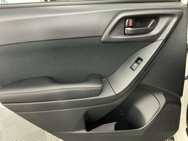 Used 2016 Subaru Forester 2.5i Premium AWD/4WD image 9