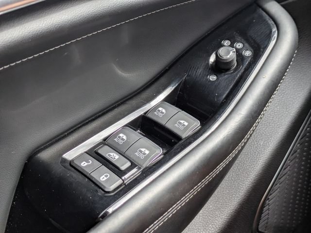 Used 2022 Jeep Grand Cherokee Overland AWD/4WD image 25