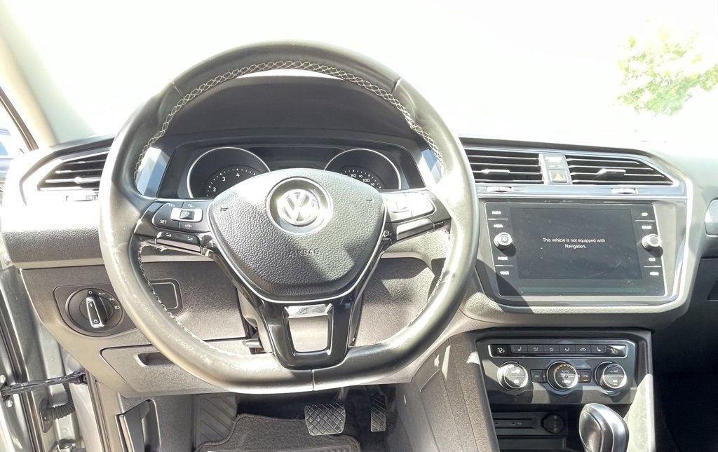 Used 2021 Volkswagen Tiguan SE image 19
