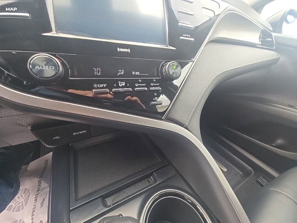 Used 2020 Toyota Camry SE image 15