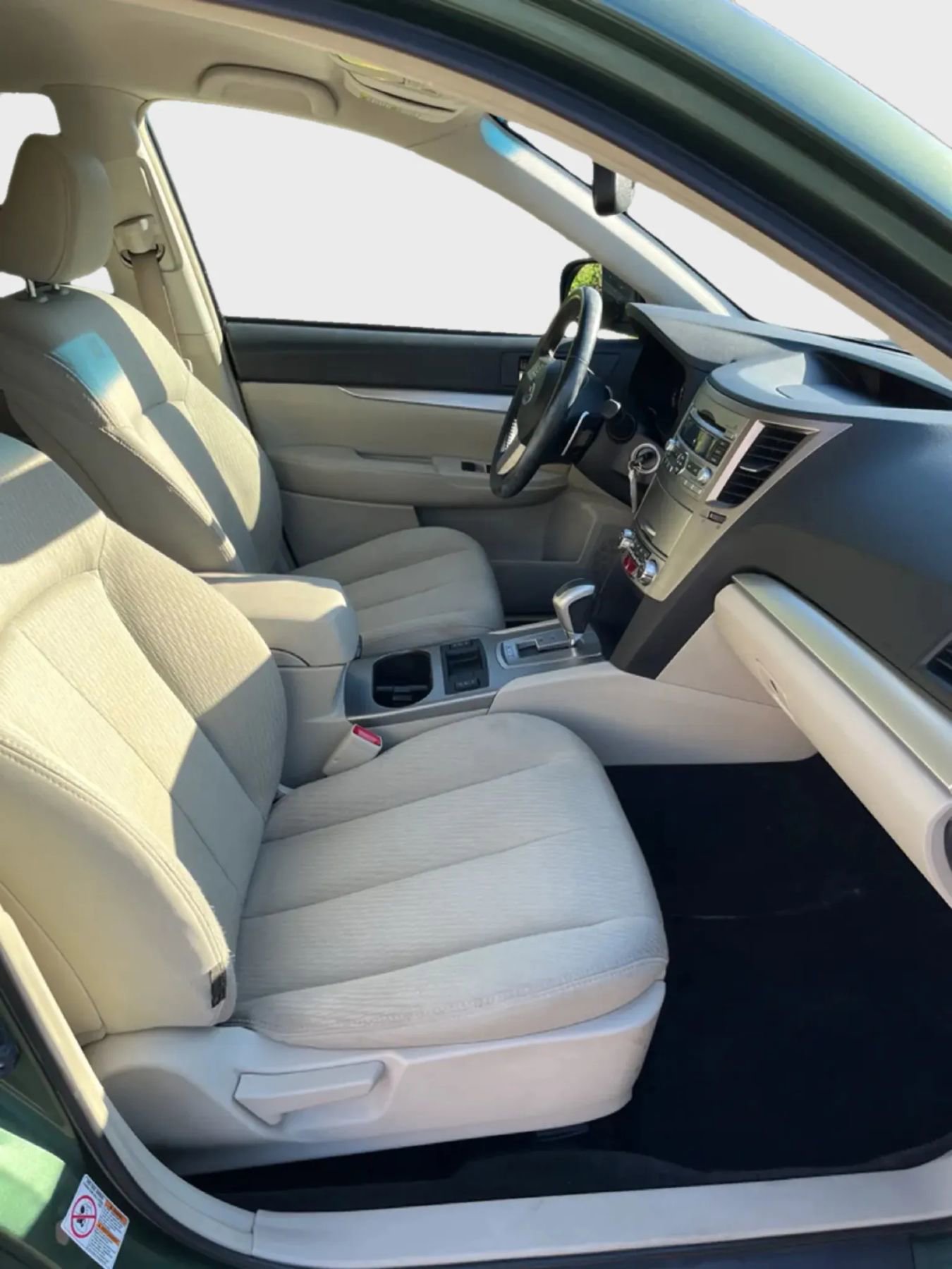 Used 2011 Subaru Outback 2.5i Premium w/ All-Weather Pkg AWD/4WD image 11