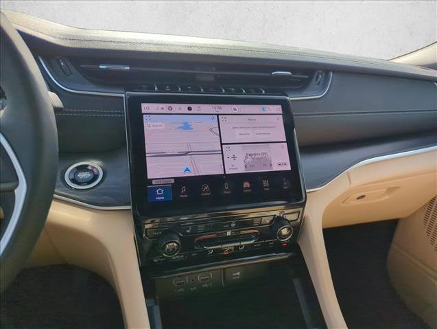 Used 2025 Jeep Grand Cherokee Limited image 10