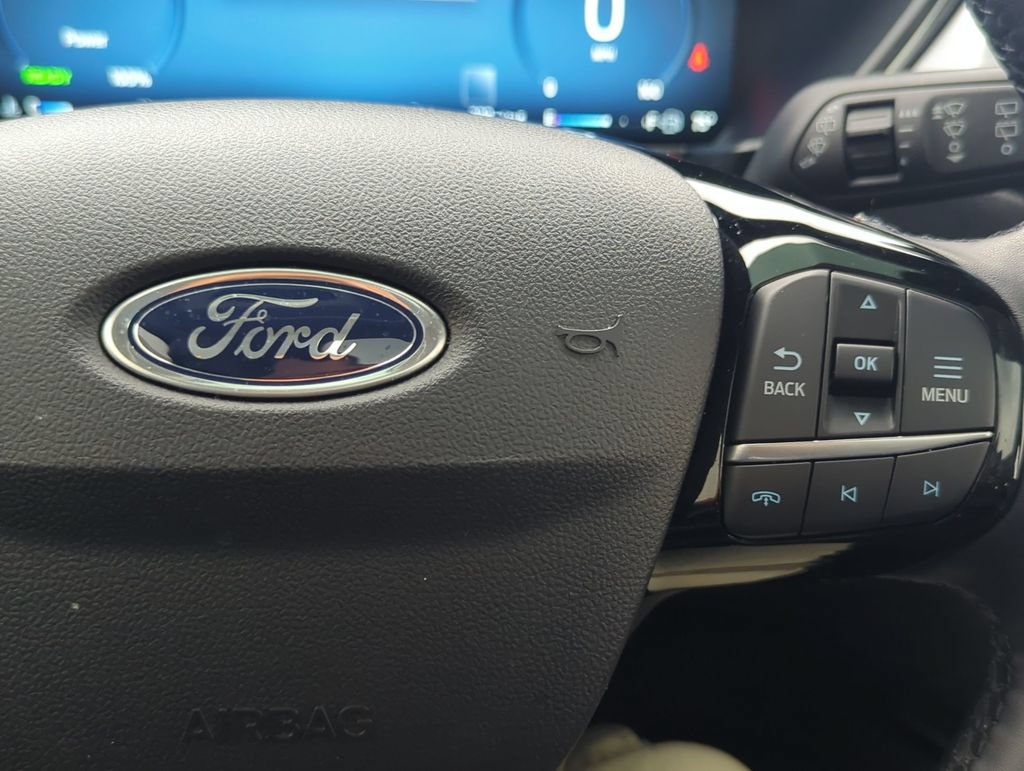 Used 2025 Ford Escape SE w/ PHEV Premium Package FWD image 17