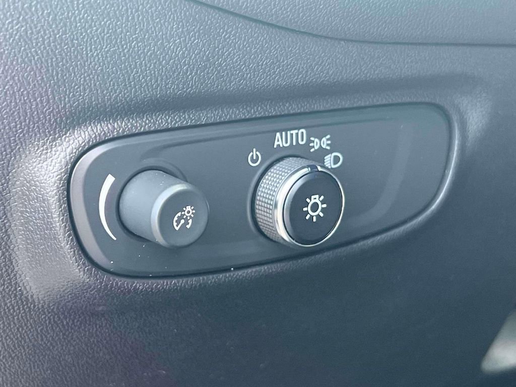 Used 2023 Chevrolet Equinox LT AWD/4WD image 22