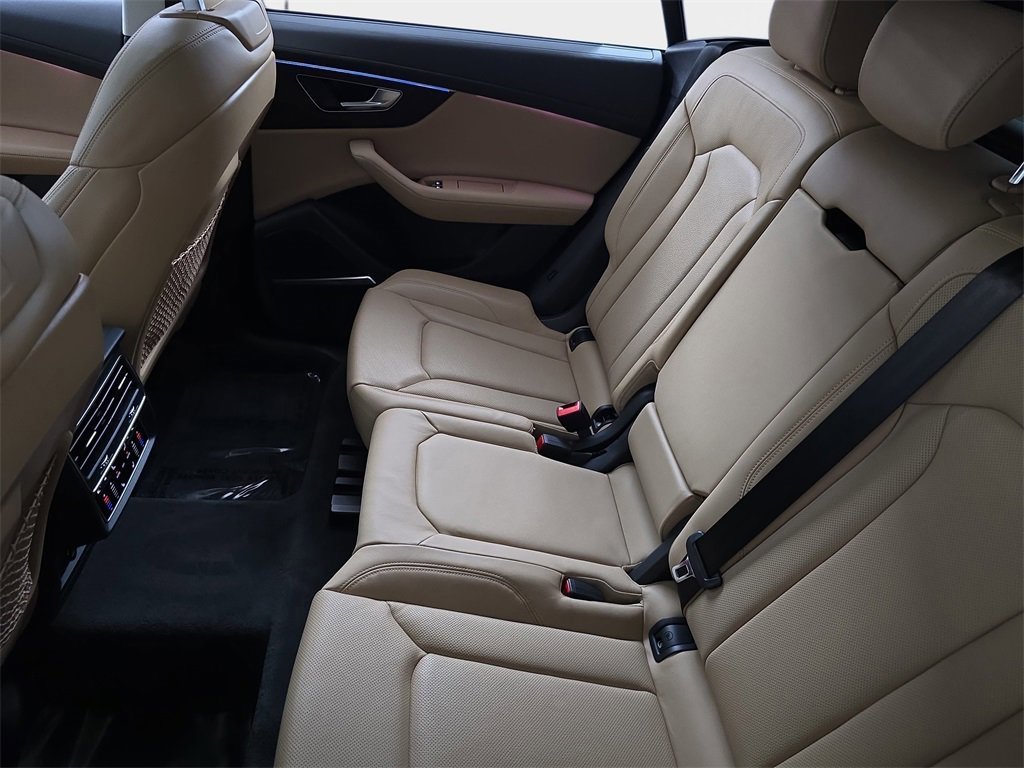 Used 2023 Audi Q8 Prestige w/ Prestige Package image 17