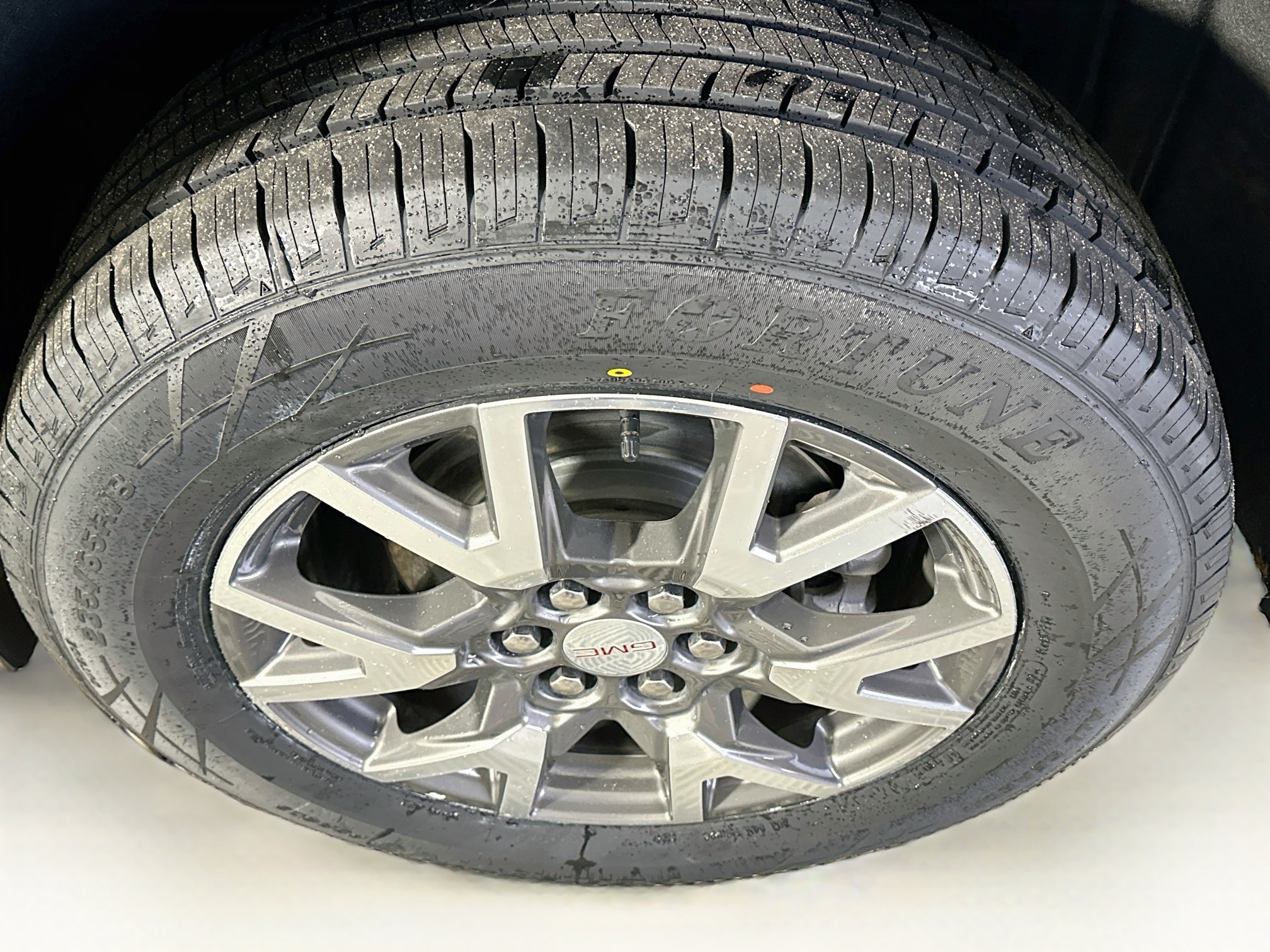 Used 2023 GMC Acadia SLE w/ Driver Convenience Package FWD image 11