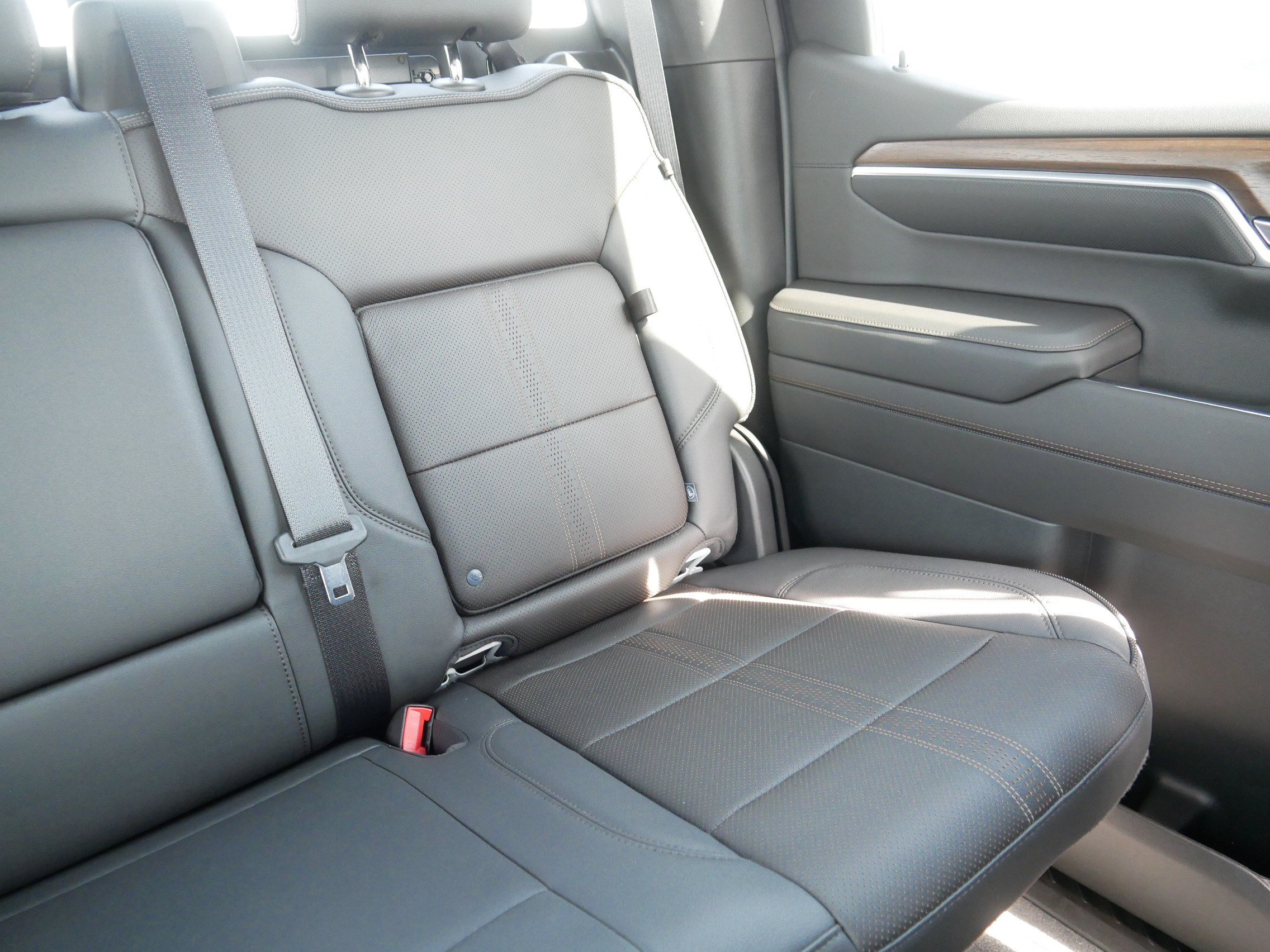 Used 2022 Chevrolet Silverado 1500 High Country AWD/4WD image 14