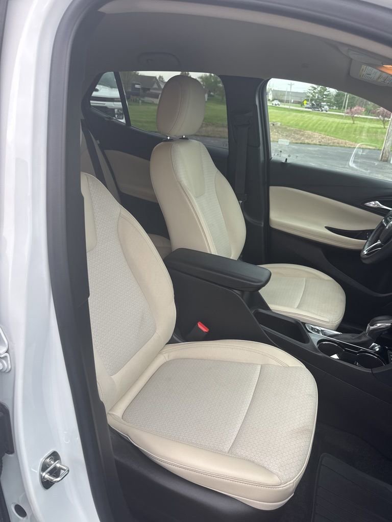 Used 2023 Buick Encore GX Select AWD/4WD image 47