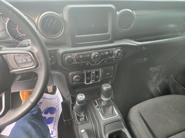 Used 2023 Jeep Gladiator Sport AWD/4WD image 2