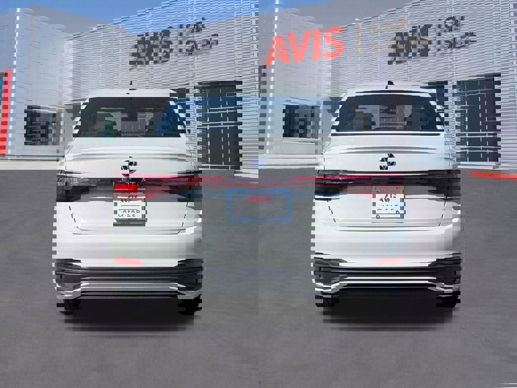 Used 2025 Volkswagen Jetta Sport image 5