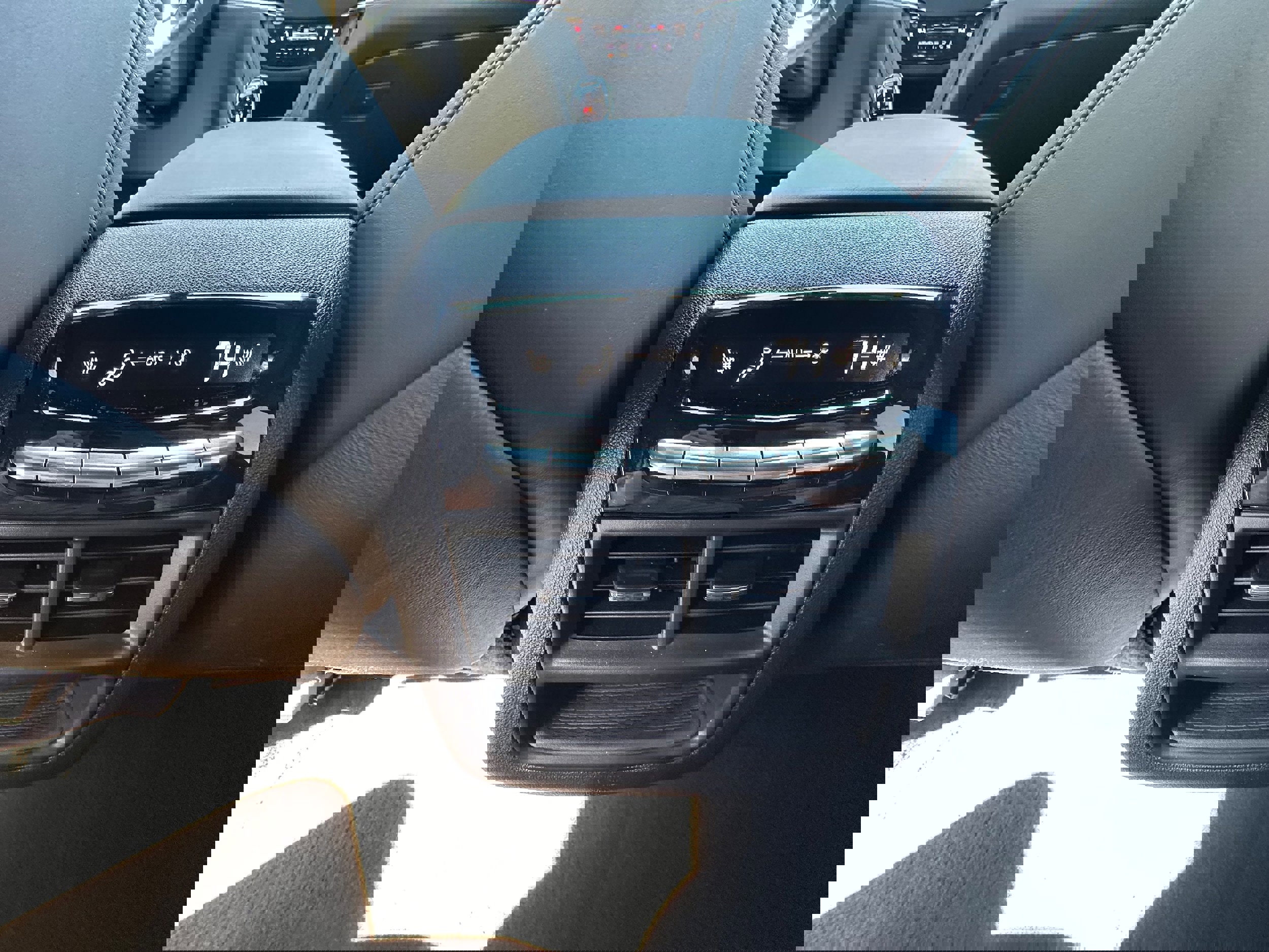 Used 2022 Cadillac XT5 Premium Luxury w/ Platinum Package image 11