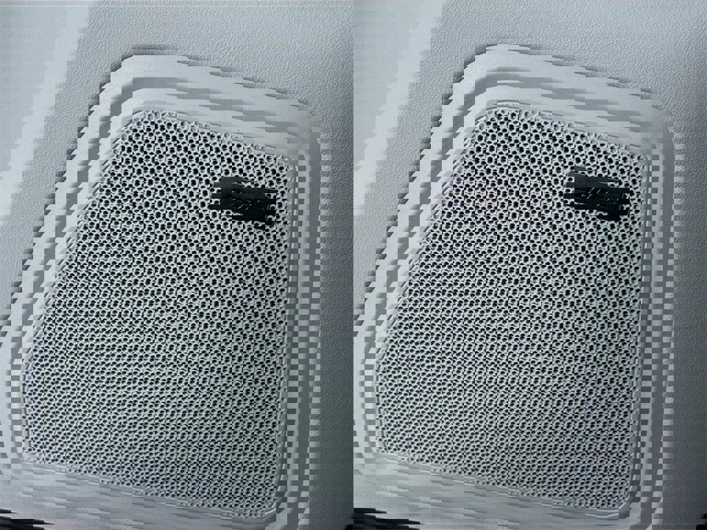 New 2026 Porsche Macan Turbo image 12