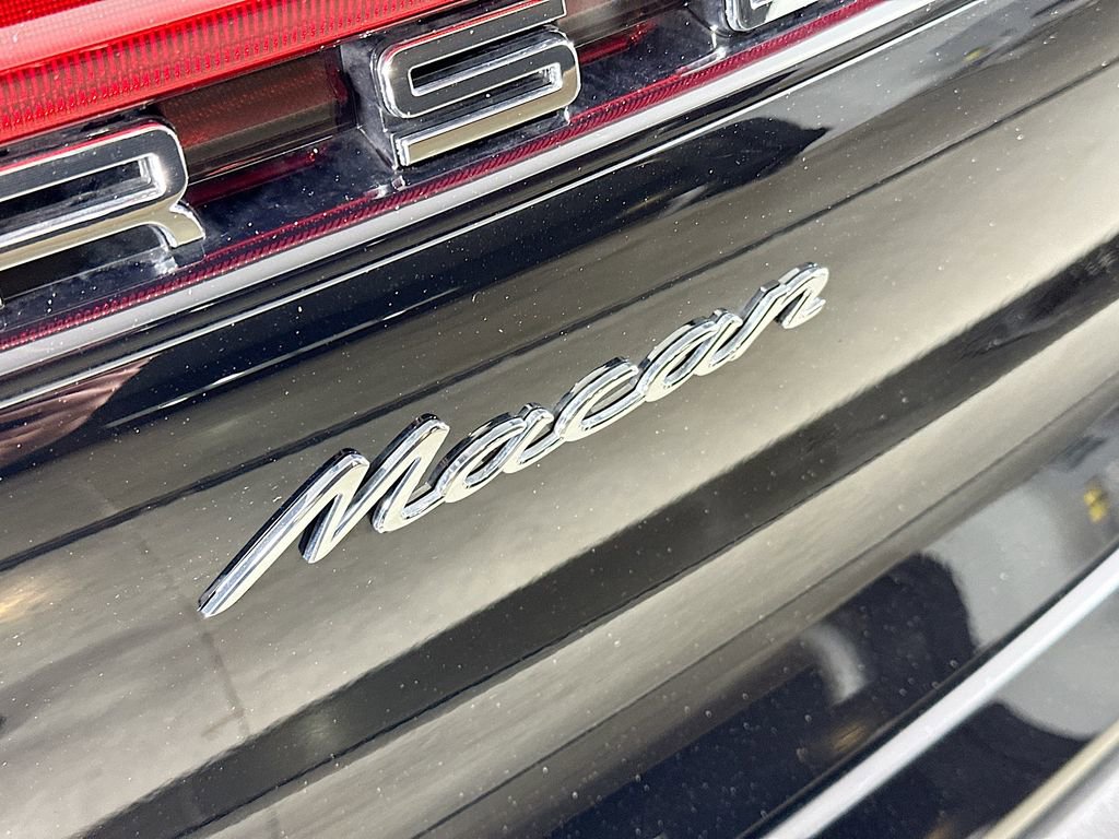 Used 2025 Porsche Macan image 34