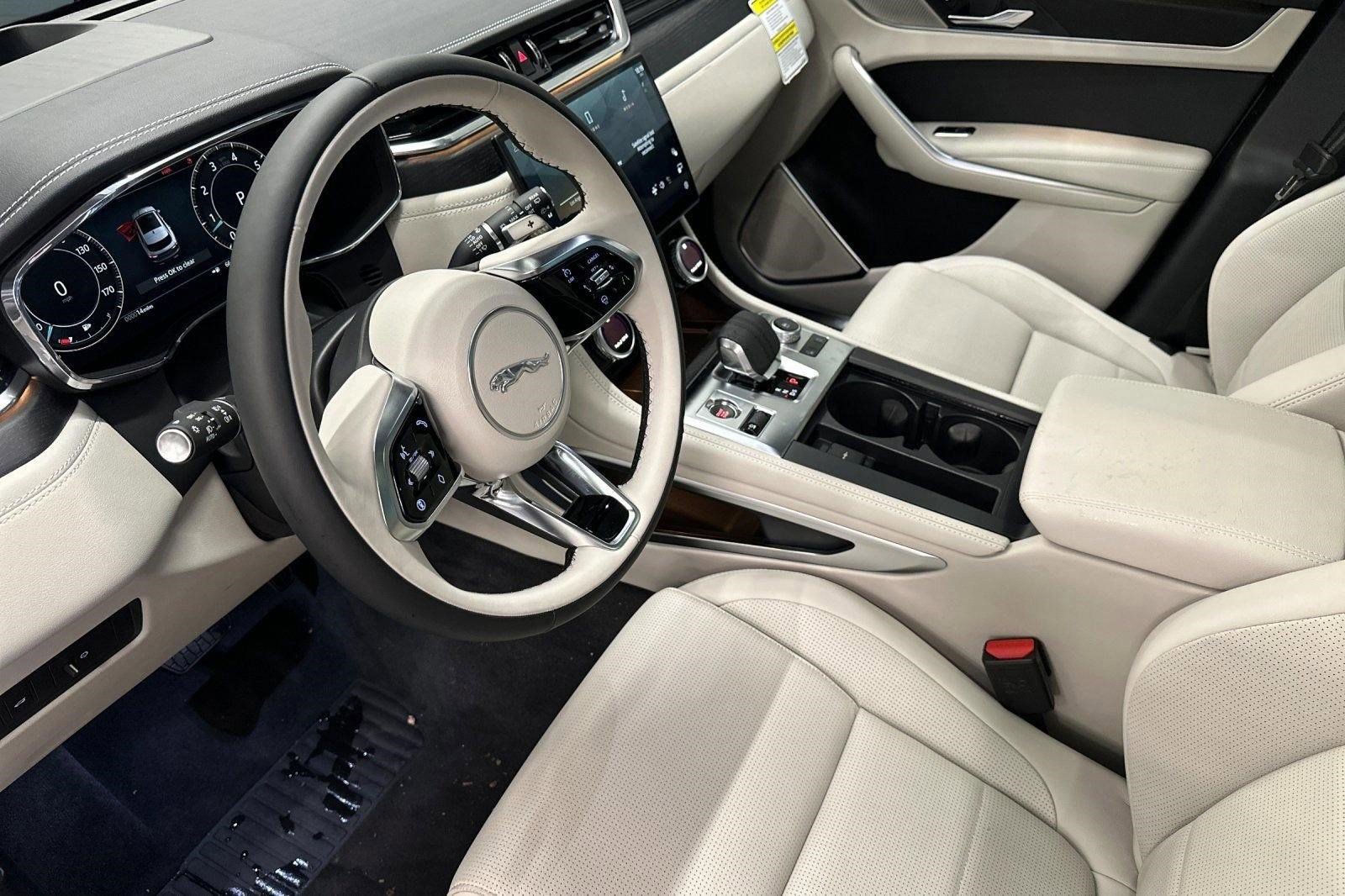 New 2026 Jaguar F-PACE R-Dynamic S image 4