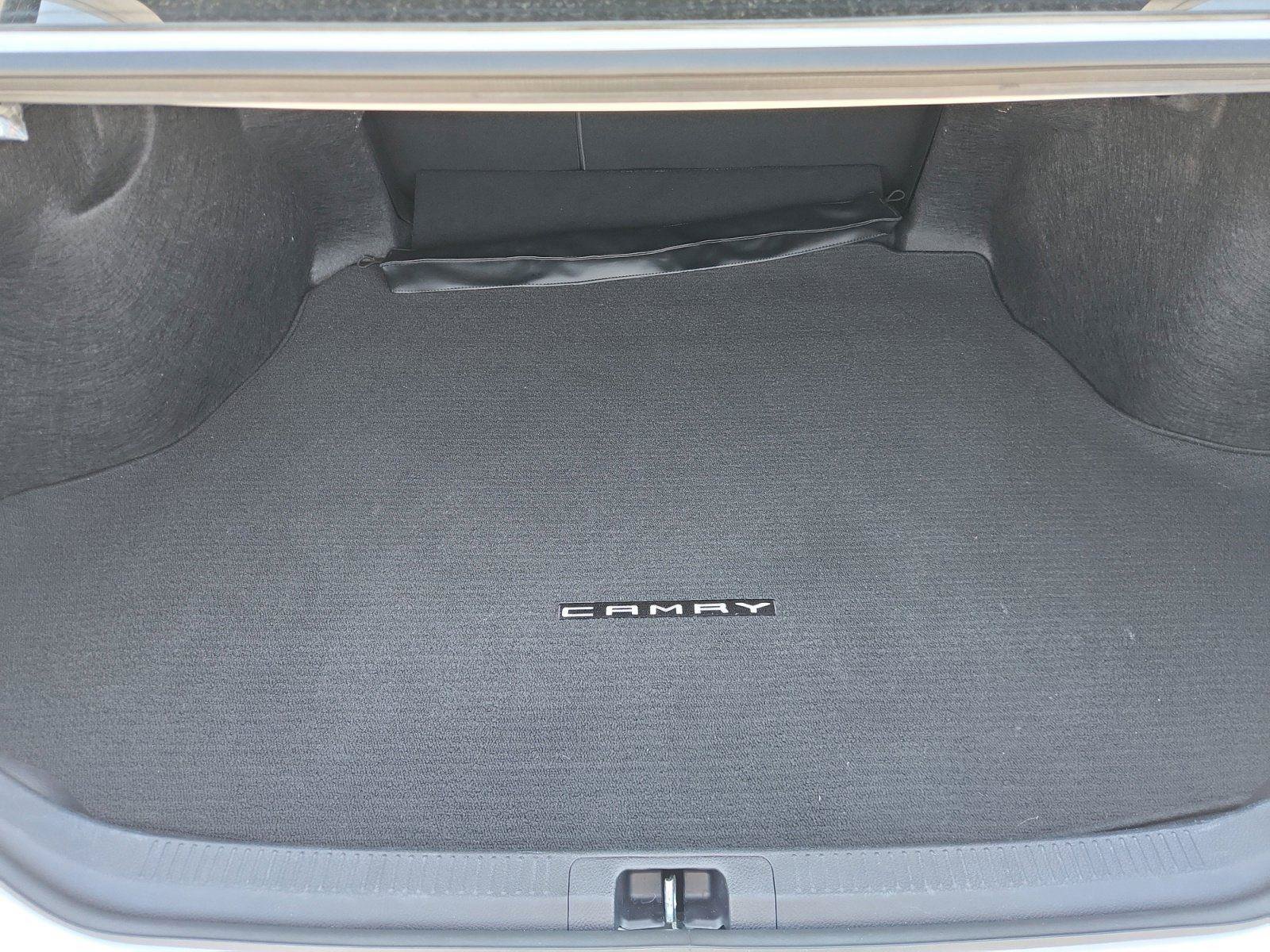 Used 2023 Toyota Camry SE FWD image 14