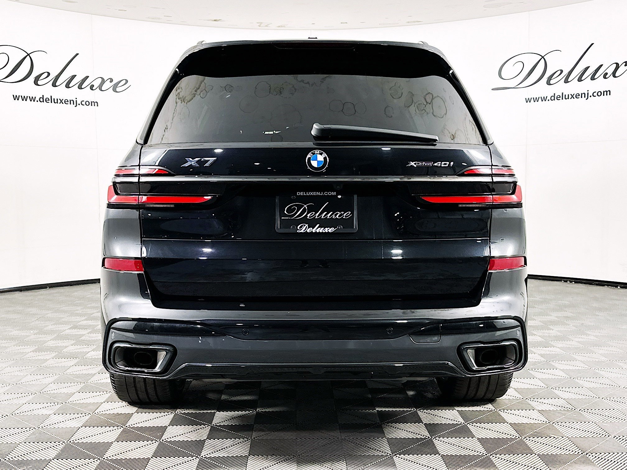 Used 2024 BMW X7 xDrive40i w/ M Sport Package image 5