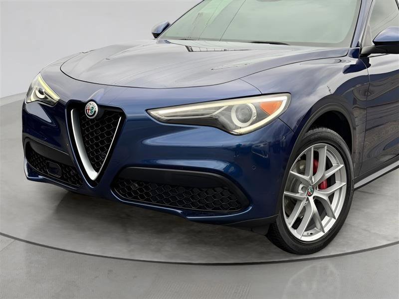 Used 2018 Alfa Romeo Stelvio Ti Sport image 4