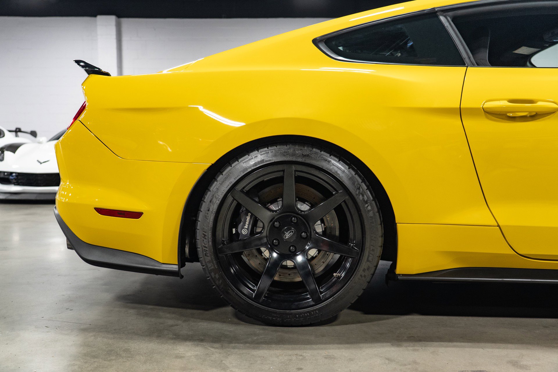 Used 2016 Ford Mustang Shelby GT350 w/ Track Package image 8