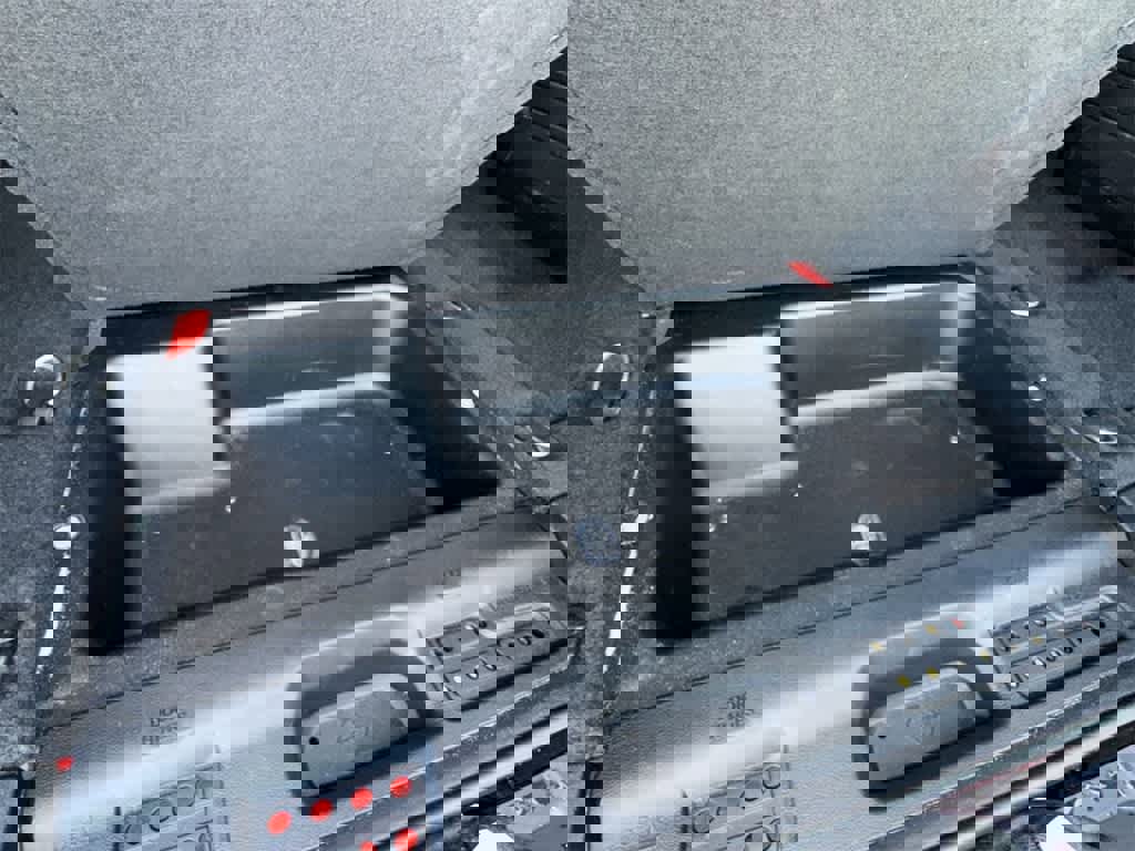 Used 2018 Jeep Wrangler Unlimited Sahara image 21