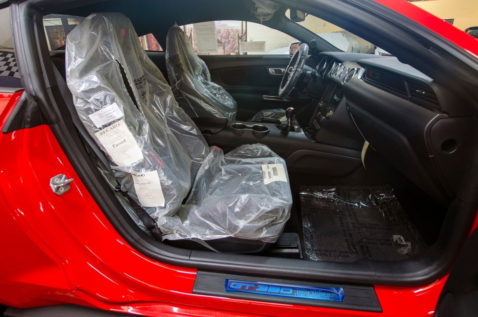 Used 2016 Ford Mustang Shelby GT350R w/ GT350R Equipment Group 920A image 31