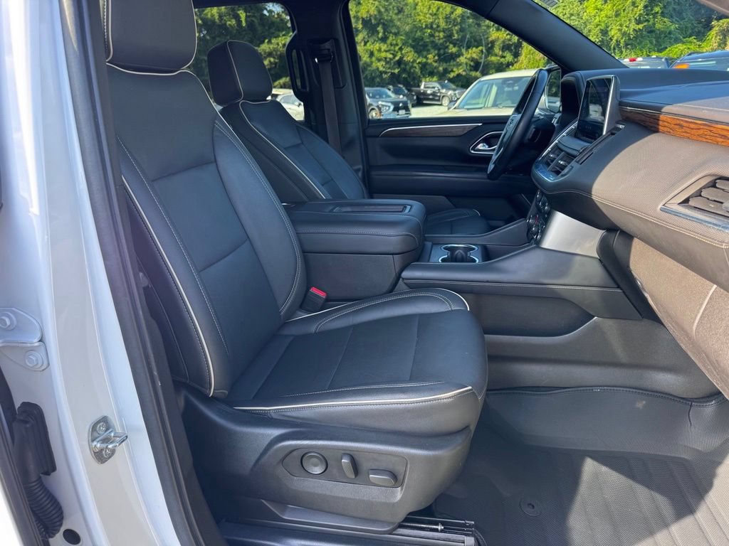 Used 2021 Chevrolet Suburban Premier AWD/4WD image 25