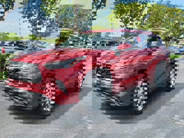 New 2026 Toyota Highlander Limited image 2