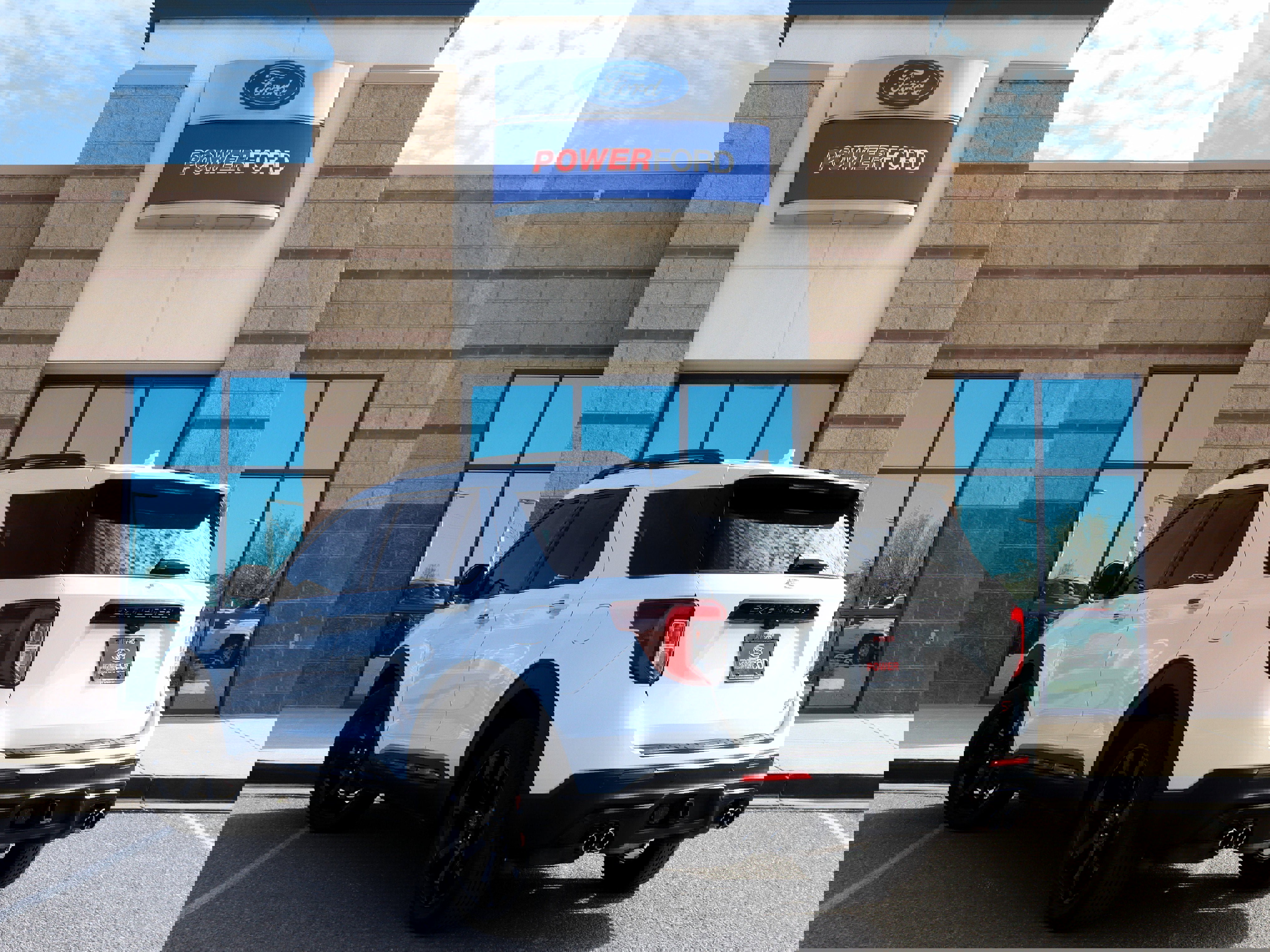 Used 2023 Ford Explorer ST w/ Equipment Group 401A image 8