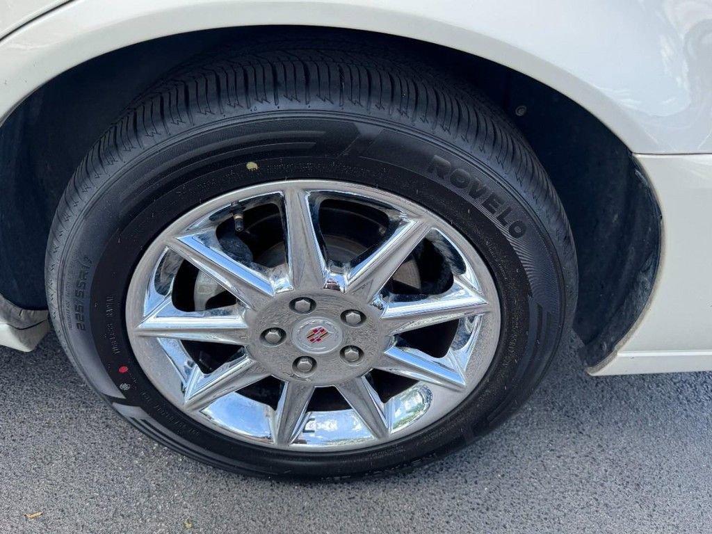 Used 2010 Cadillac DTS Luxury FWD image 7