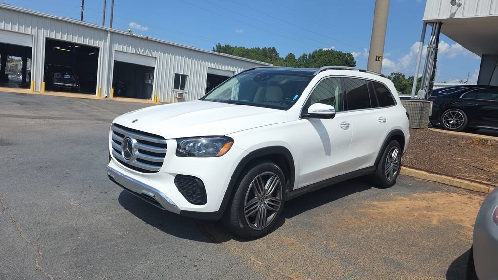 Used 2024 Mercedes-Benz GLS 450 4MATIC image 3