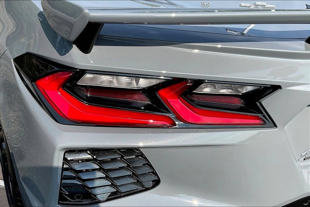 Used 2025 Chevrolet Corvette Stingray Preferred Cpe w/ Z51 Performance Package RWD image 25