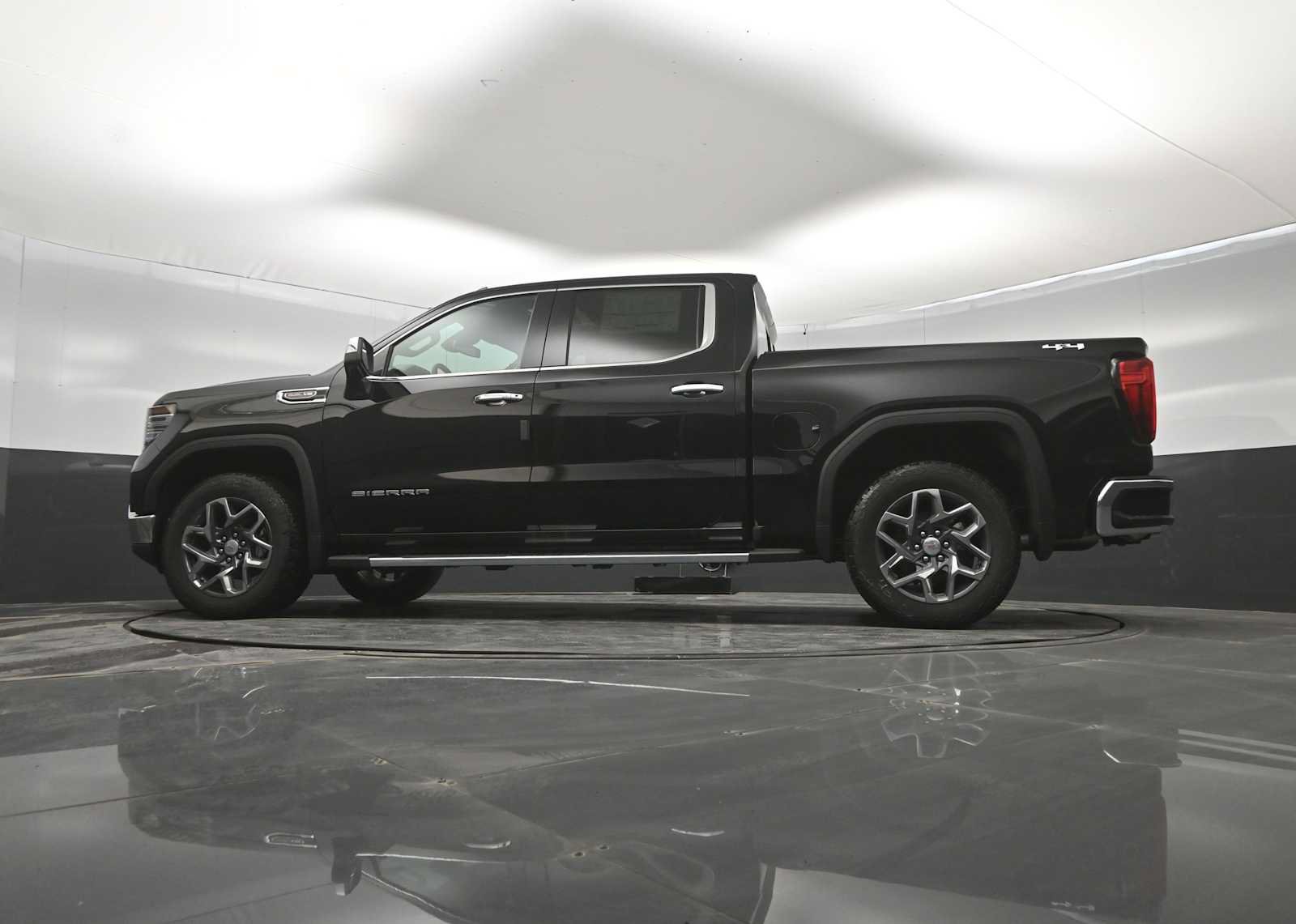 New 2026 GMC Sierra 1500 SLT w/ SLT Premium Plus Package AWD/4WD image 39