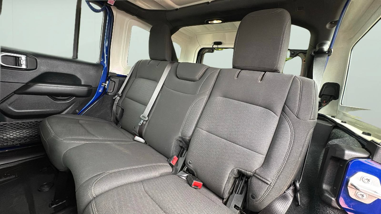 Used 2019 Jeep Wrangler Unlimited Sahara AWD/4WD image 25