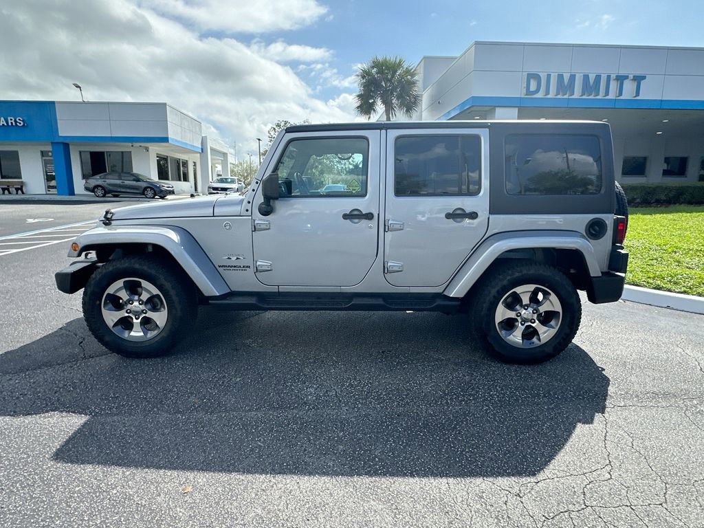 Used 2016 Jeep Wrangler Unlimited Sahara w/ Connectivity Group image 9
