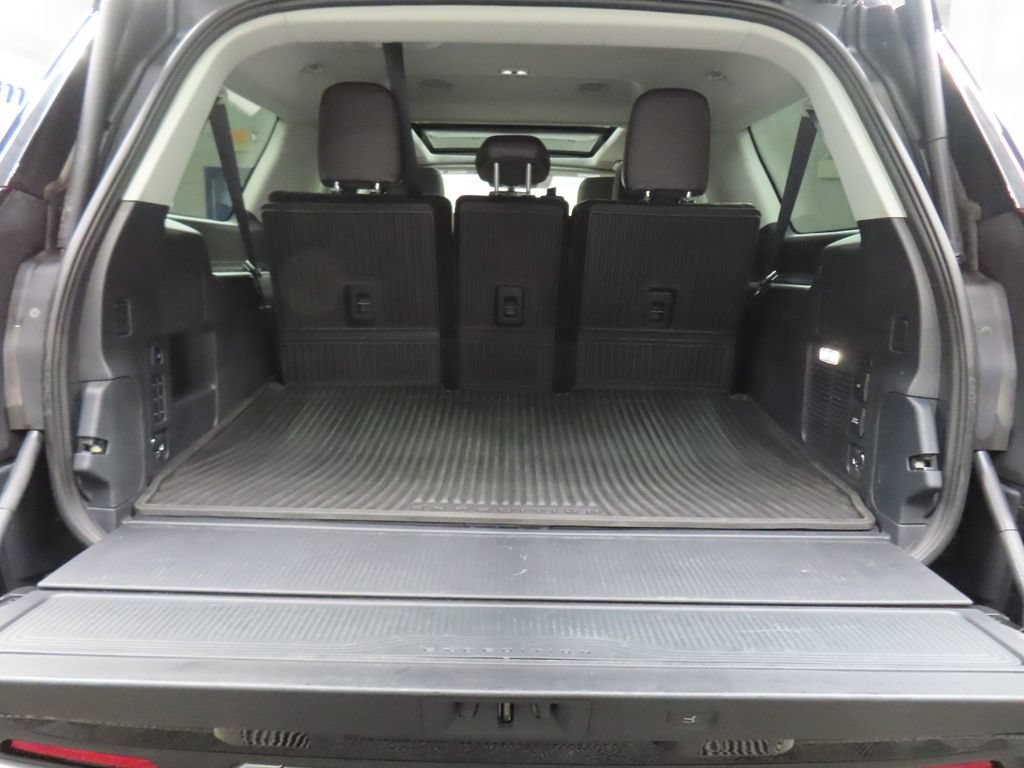 Used 2025 Ford Expedition Max Platinum w/ Platinum Ultimate Package AWD/4WD image 49