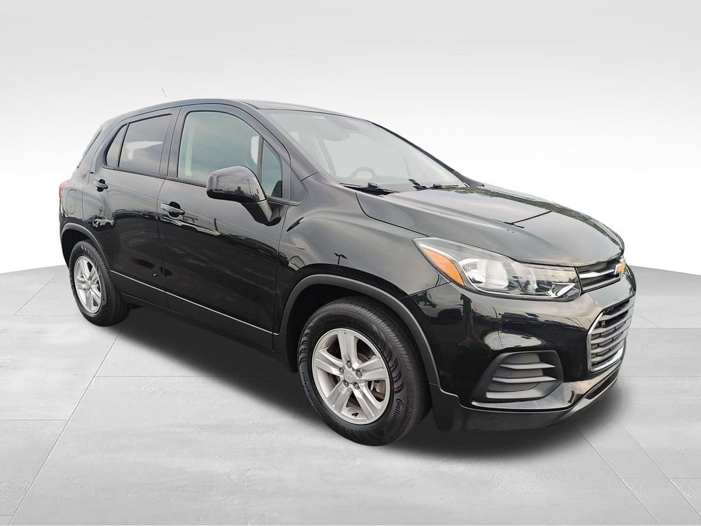 Used 2022 Chevrolet Trax LS w/ Tint and Cruise Package FWD image 7