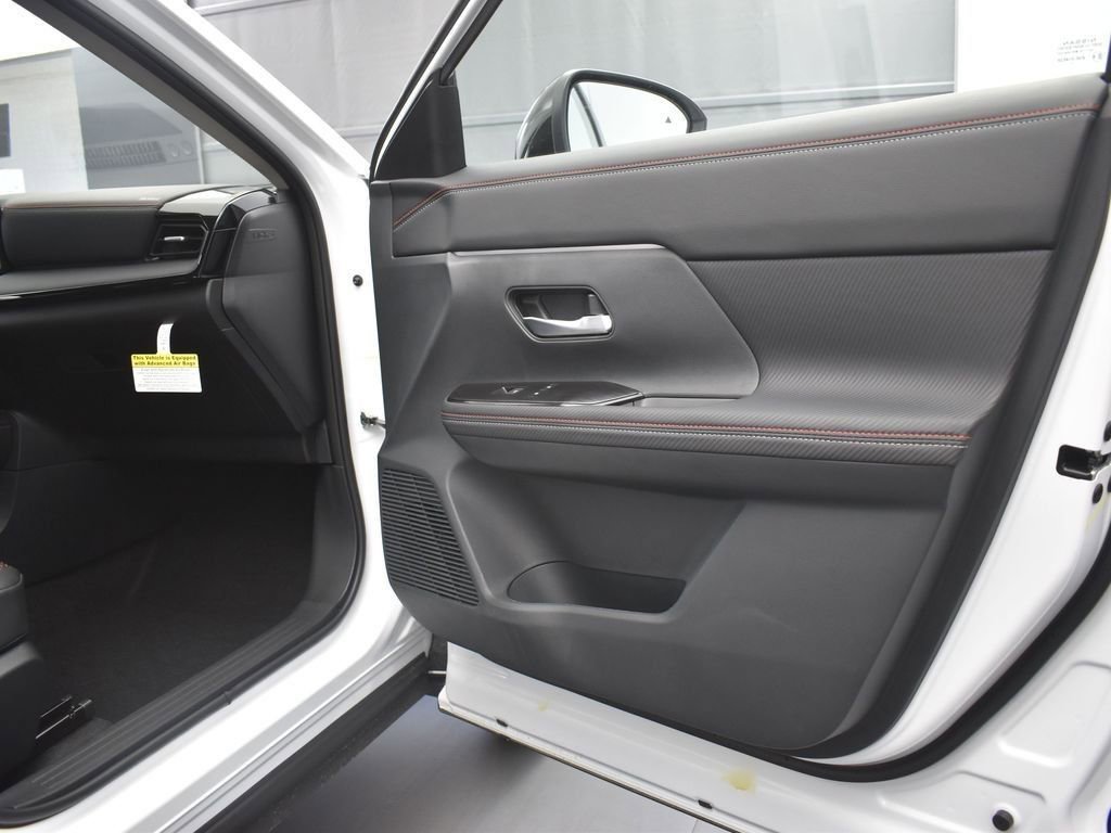 New 2026 Nissan Kicks SR w/ Cold Weather Package image 26