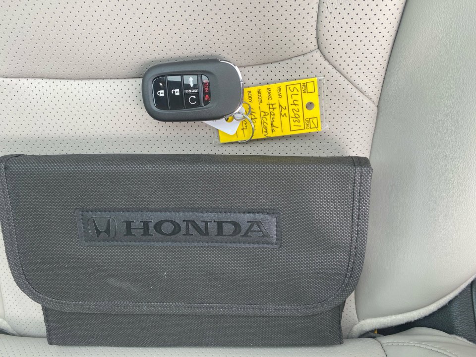 Certified 2025 Honda Accord EX-L image 38