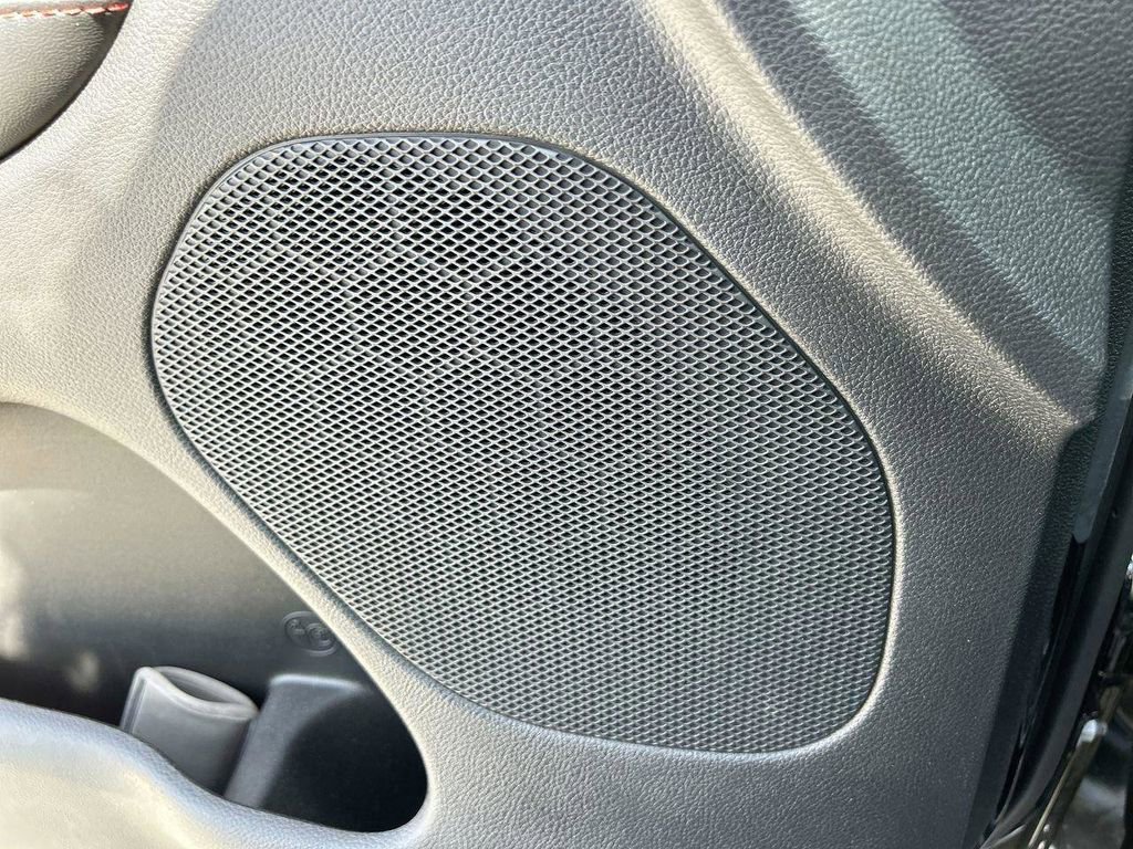 Used 2025 Dodge Durango GT image 24