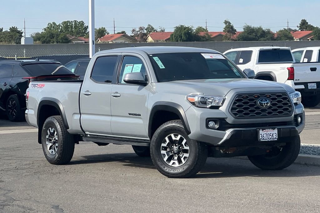 Certified 2021 Toyota Tacoma TRD Off-Road AWD/4WD image 2