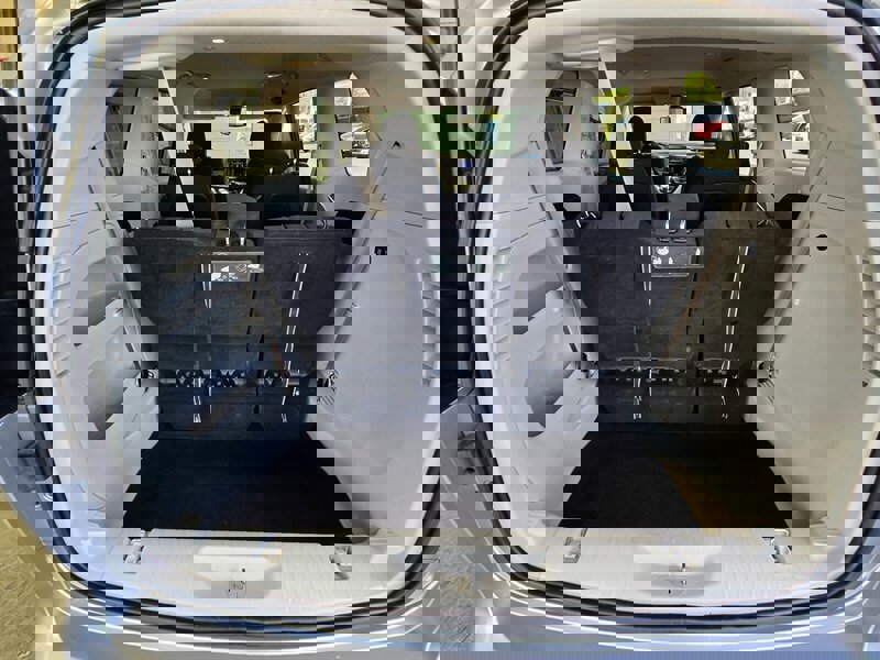 Used 2017 Chrysler Pacifica LX FWD image 25