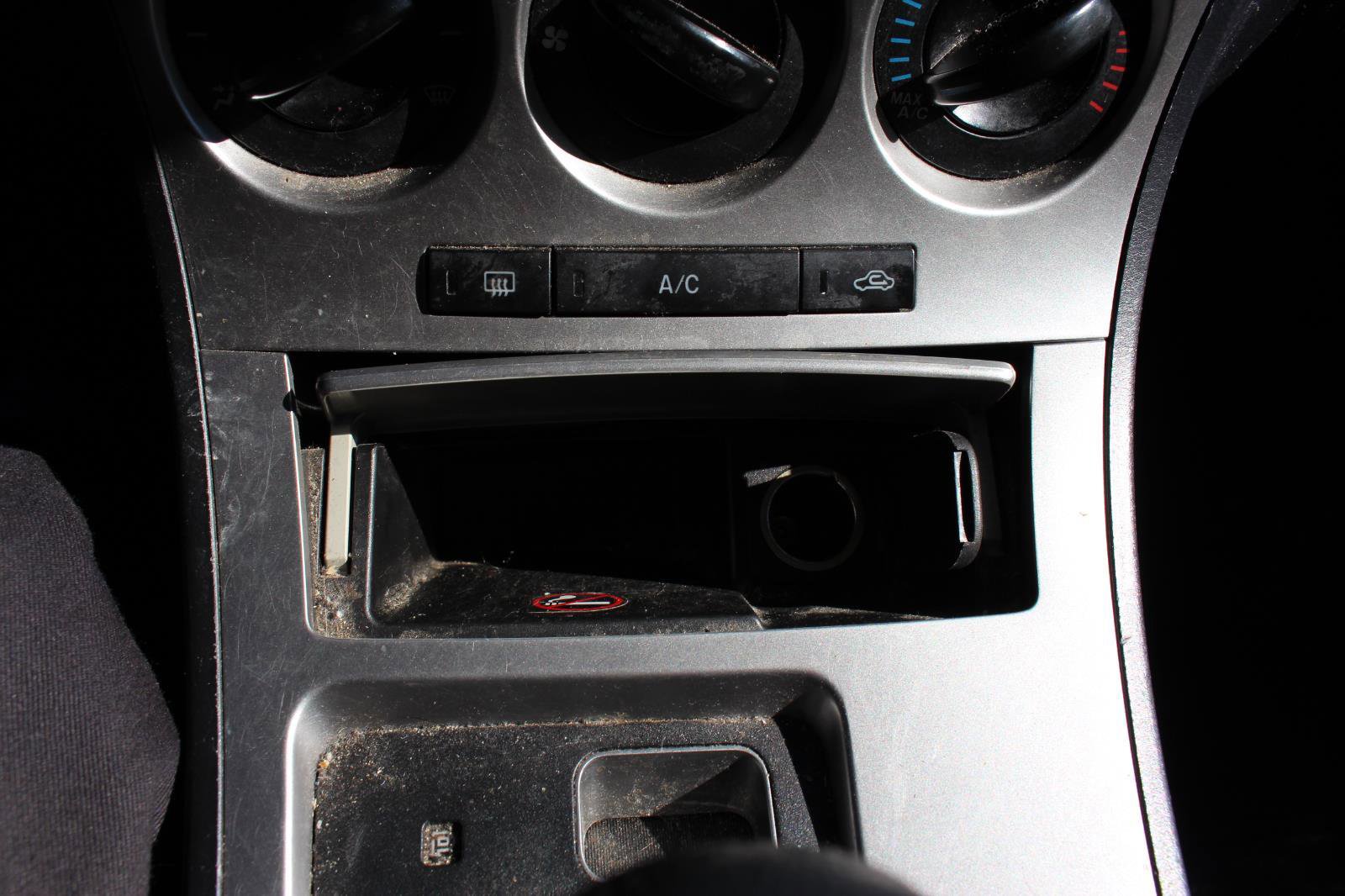 Used 2010 MAZDA MAZDA3 i Touring image 22