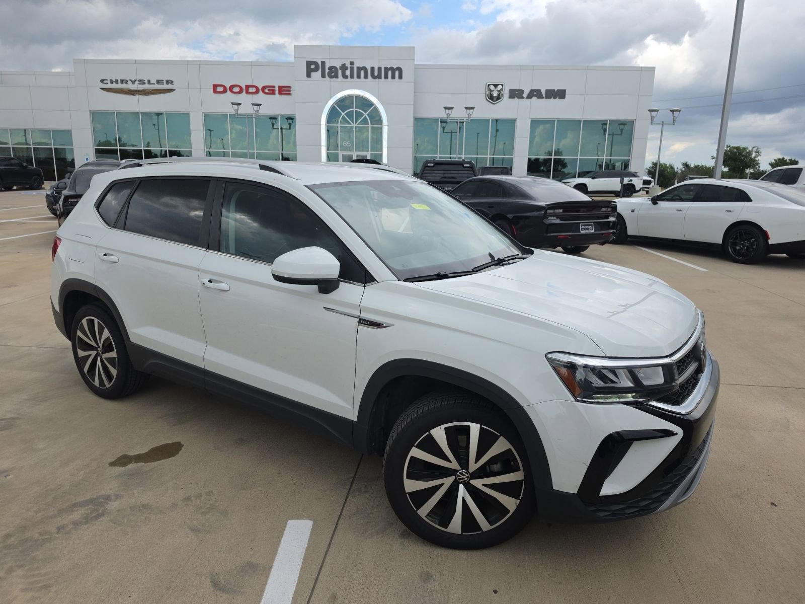 Used 2024 Volkswagen Taos SE FWD 360° Tour