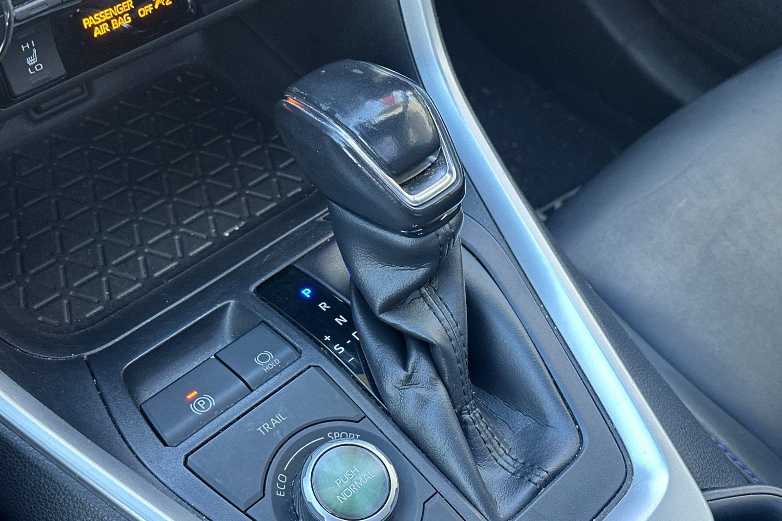 Used 2019 Toyota RAV4 XSE w/ XSE Weather Package image 28