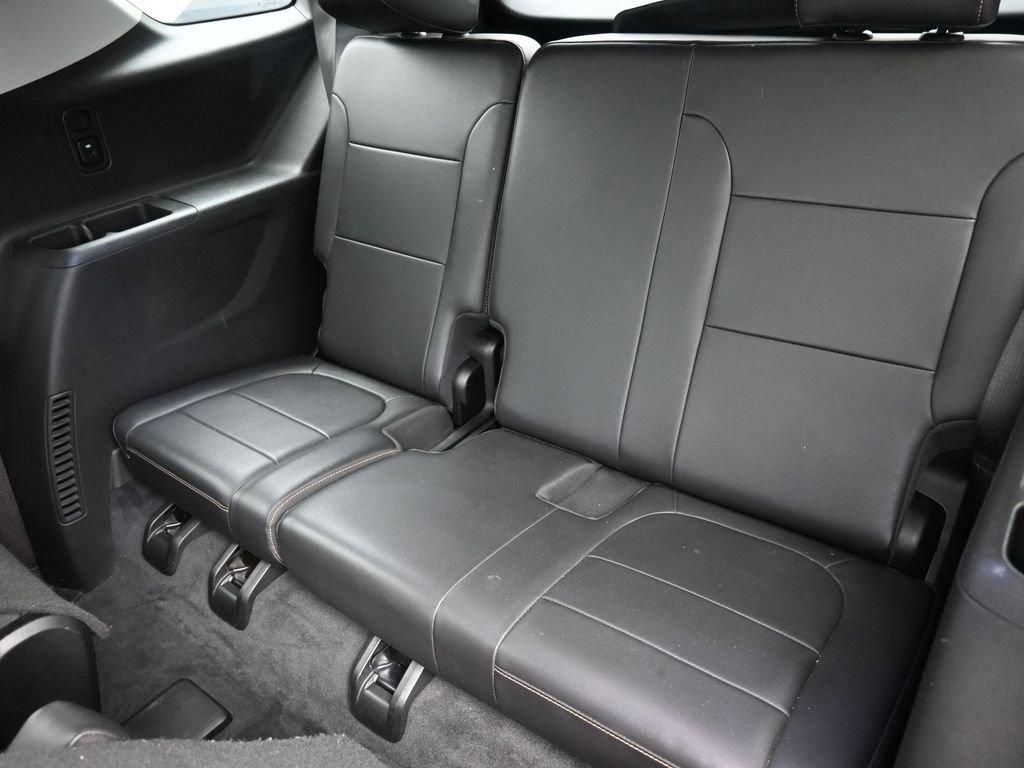 Used 2021 Chevrolet Traverse RS FWD image 15