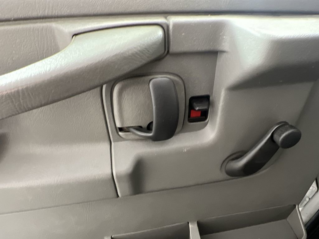 Used 2012 Chevrolet Express 1500 image 19