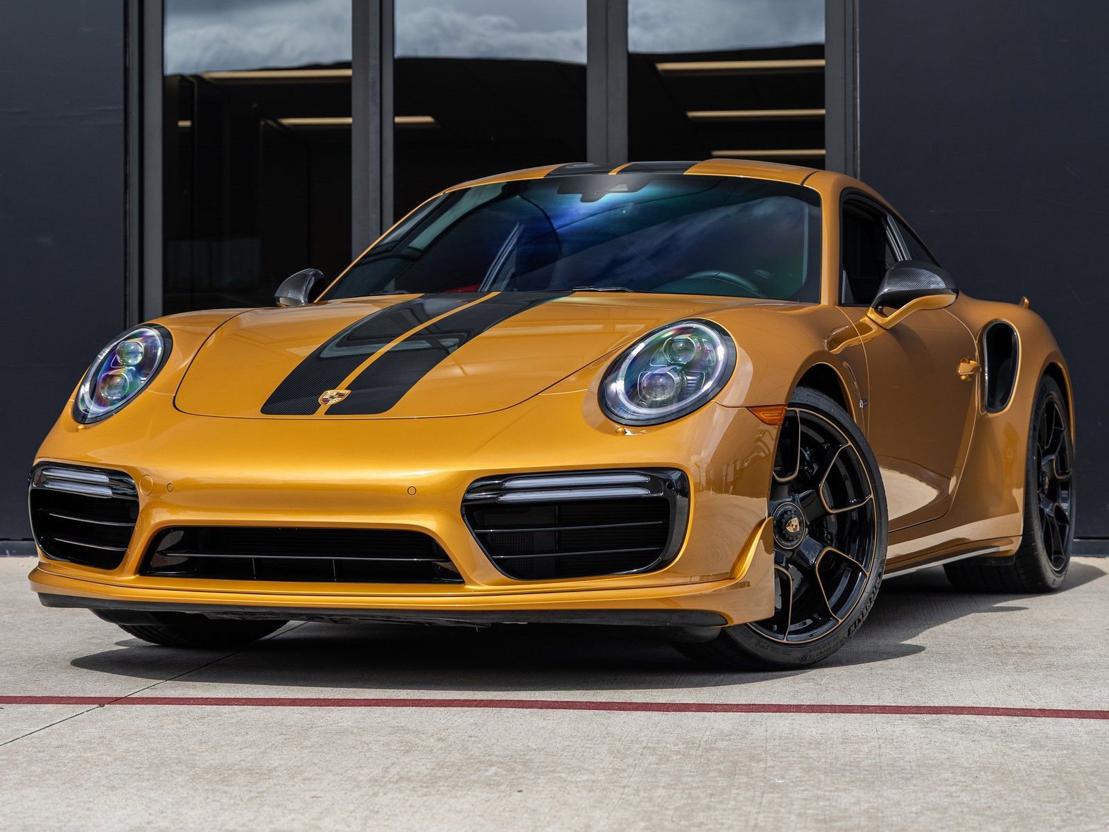 Used 2018 Porsche 911 Turbo S image 1
